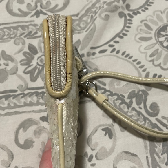 Coach Poppy Sequin Pearl White Zip Wristlet Small - Picture 5 of 9